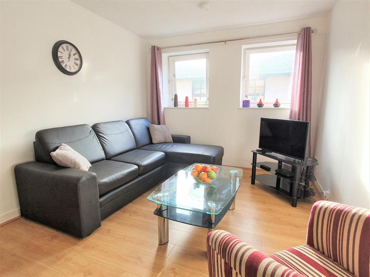 Modern One Bedroom Apt - City Centre & Freeparking Глазгоу Екстериор снимка