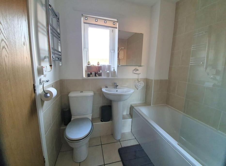 Modern One Bedroom Apt - City Centre & Freeparking Глазгоу Екстериор снимка